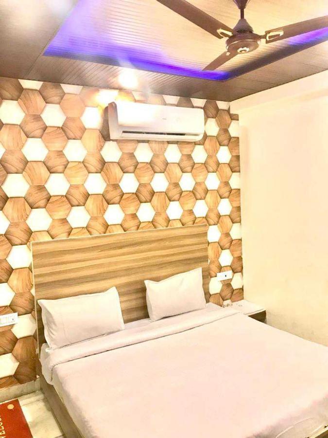 Hotel Anand Amritsar Exterior photo