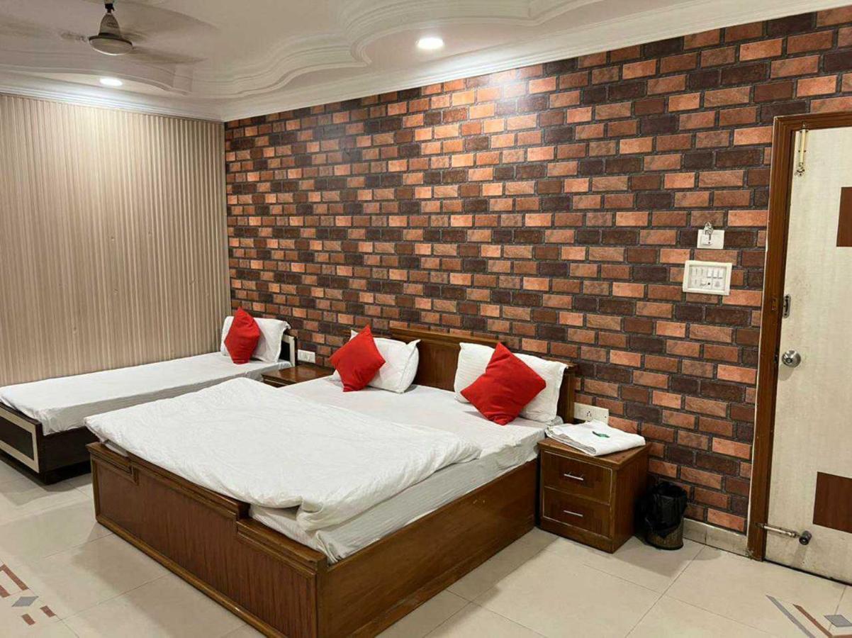 Hotel Anand Amritsar Exterior photo