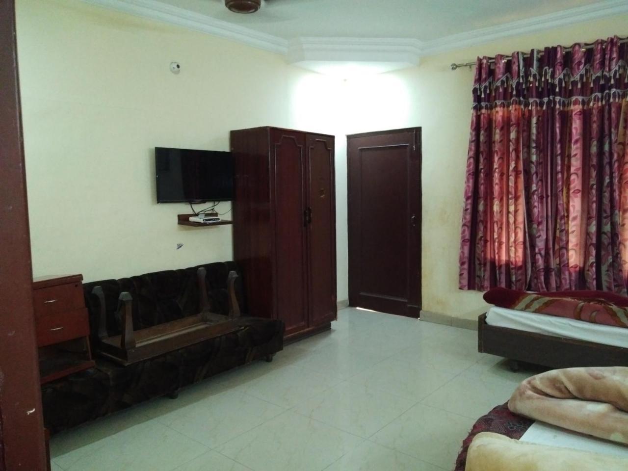 Hotel Anand Amritsar Exterior photo