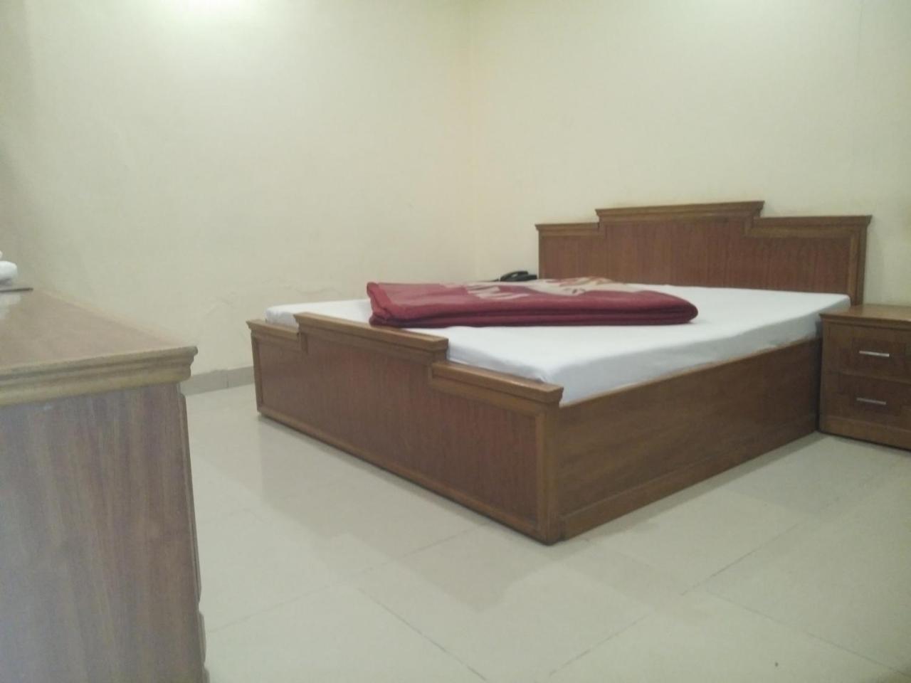 Hotel Anand Amritsar Exterior photo